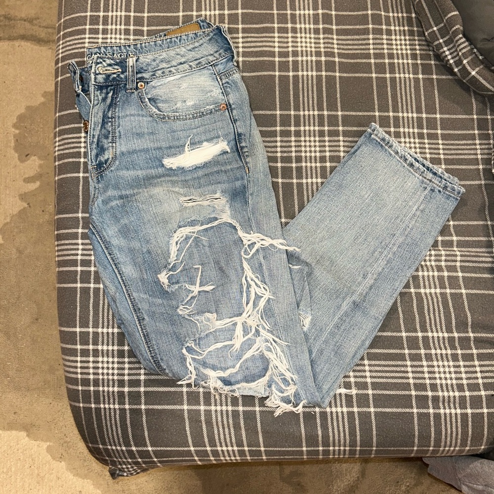American Eagle Outfitters Ripped Light Blue tomgirl Jeans